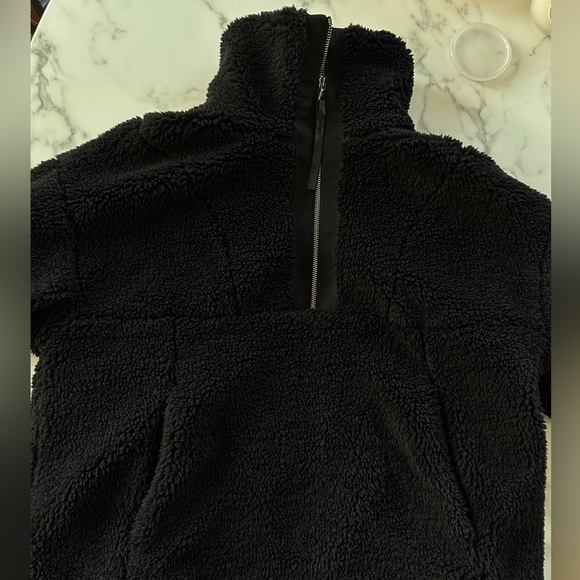 Varley
Appleton Half Zip Pullover Jacket Black - Picture 4 of 5